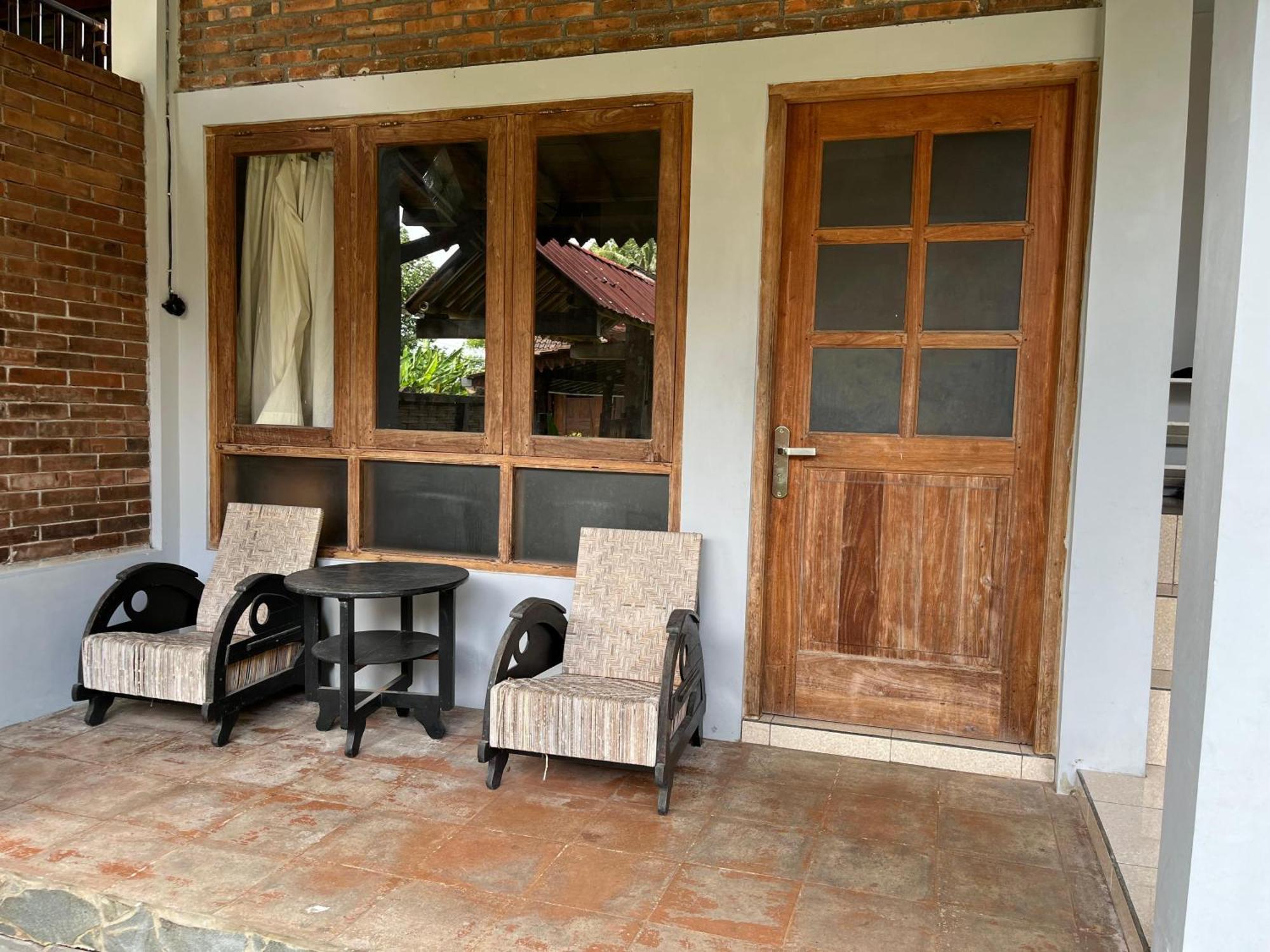 Saka Homestay Boutique & Cafe Магеланг Екстериор снимка